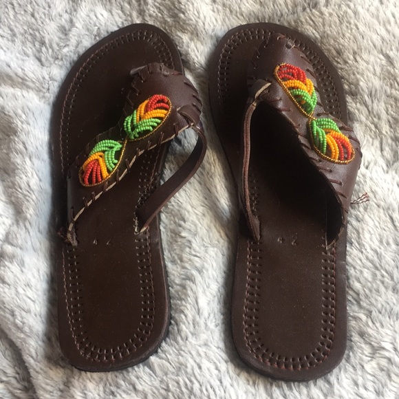 A pair of shoes - Picture 4 of 4